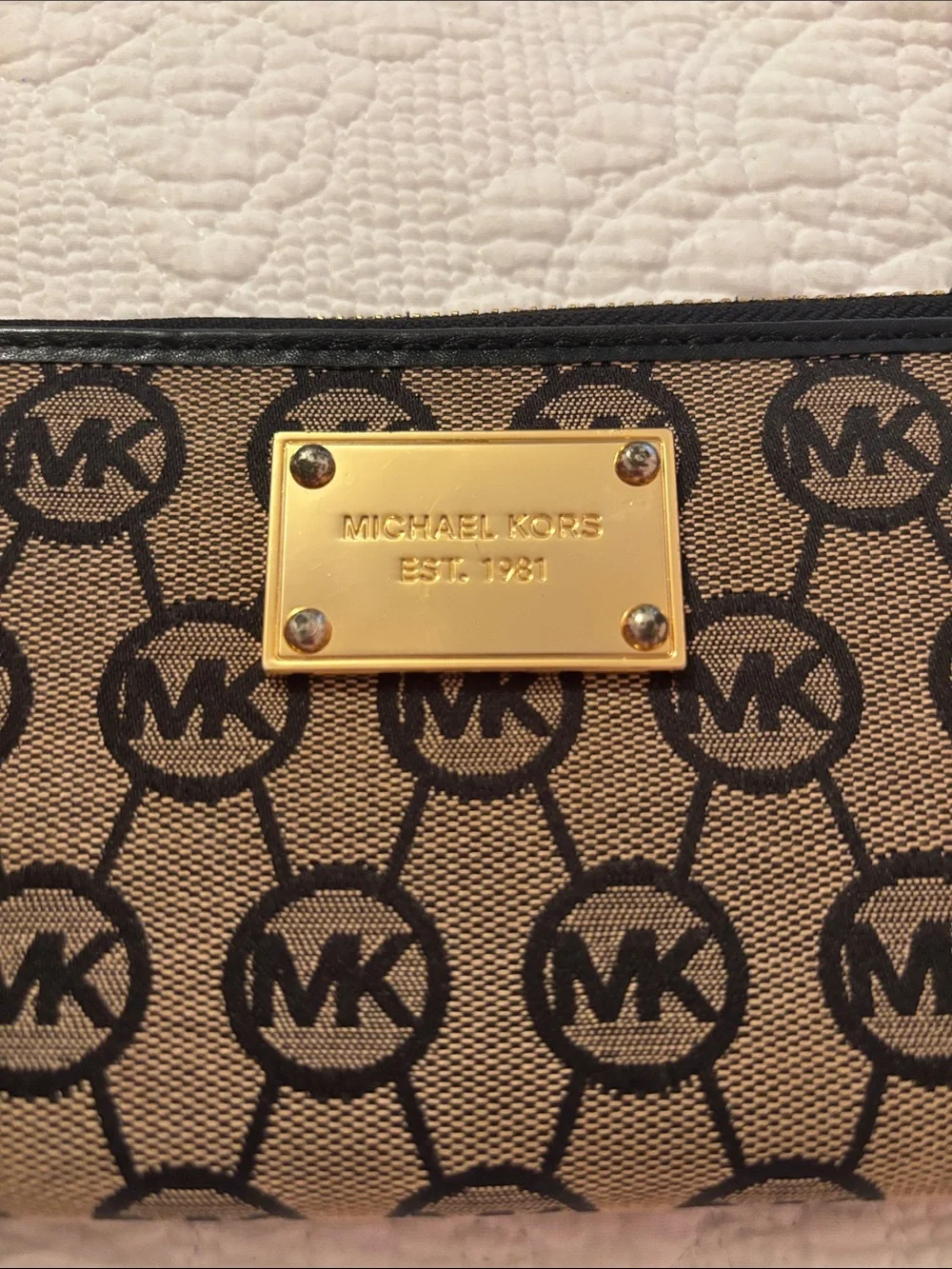 Michael Kors vintage Brown Logo Zip Wallet with Gold Plate circa 2012